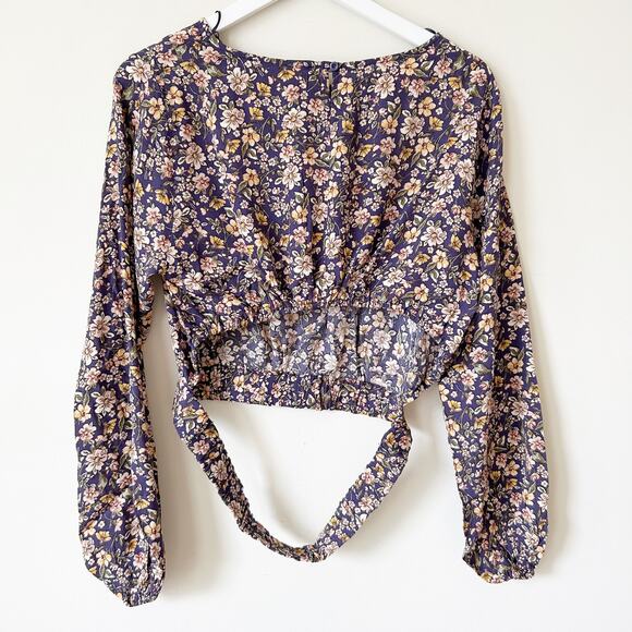 Nordstrom Elodie Blouse Size L Ditsy Floral Cropped Top Cutout Back Lightweight - Picture 3 of 8